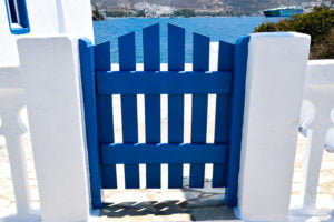 Amorgos katapola cyclade grece portail bleu