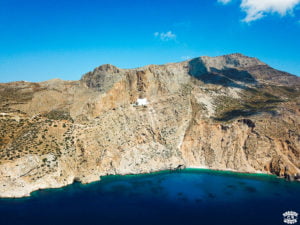 monastère de la Panagia Chozoviotissa amorgos grece cyclade falaise vue drone