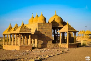 2 semaines en Inde Crématorium Vyas Chhatri dreams world