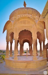 2 semaines en Inde Crématorium Vyas Chhatri dreams world