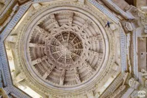 temple de Adinath de Ranakpu coupole