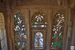 fenetre vitraux city palace udaipur