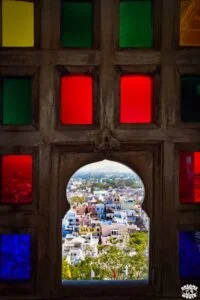 city palace vue udaipur vitraux