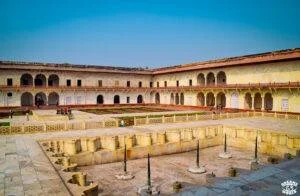 le fort rouge court intérieur agra