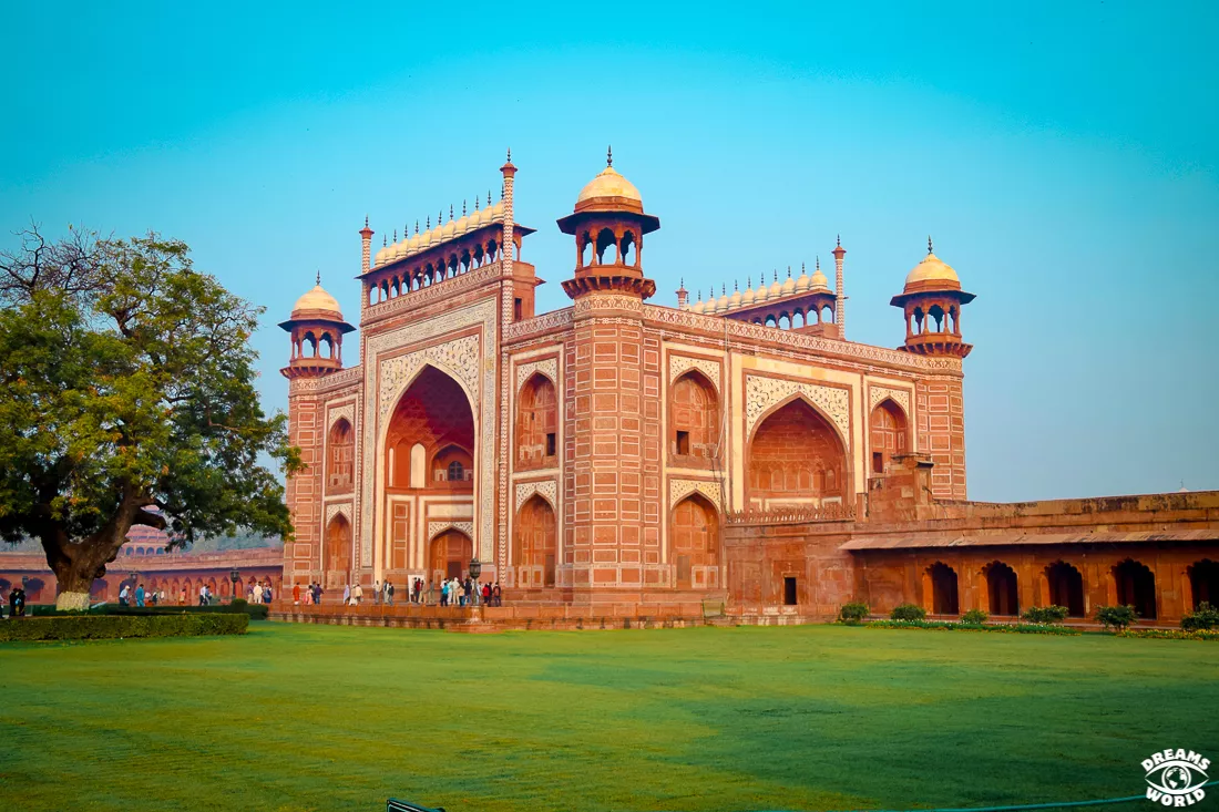 les portes du taj Mahal agra