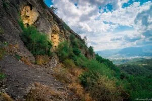 Randonnée aux grottes de la Jaubernie