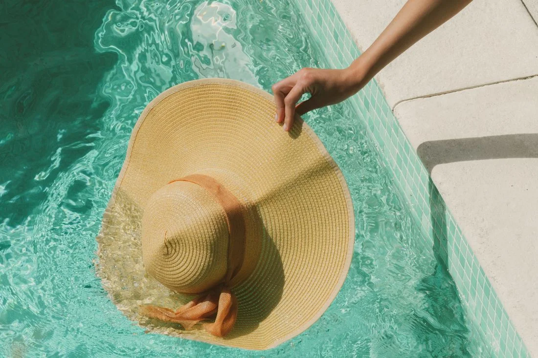 piscine chapeau